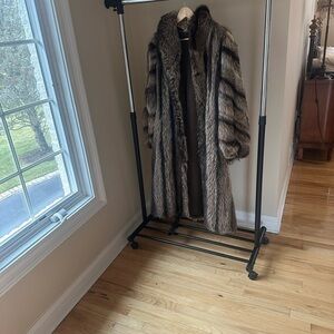 Womens Luxurious Fur Coat